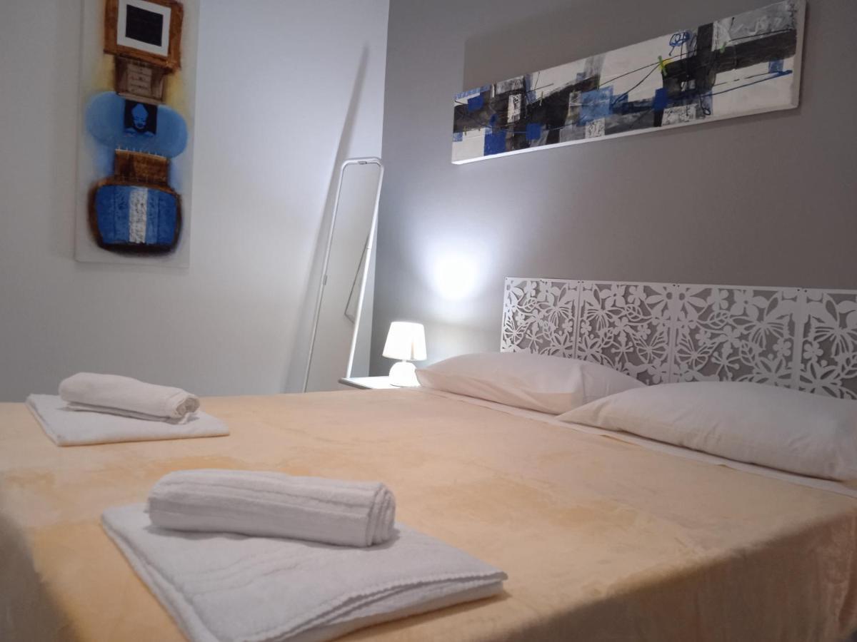 Guest House Oleandro Santa Maria Navarrese Buitenkant foto