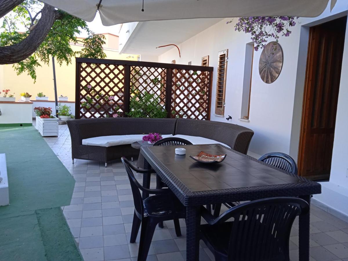 Guest House Oleandro Santa Maria Navarrese Buitenkant foto